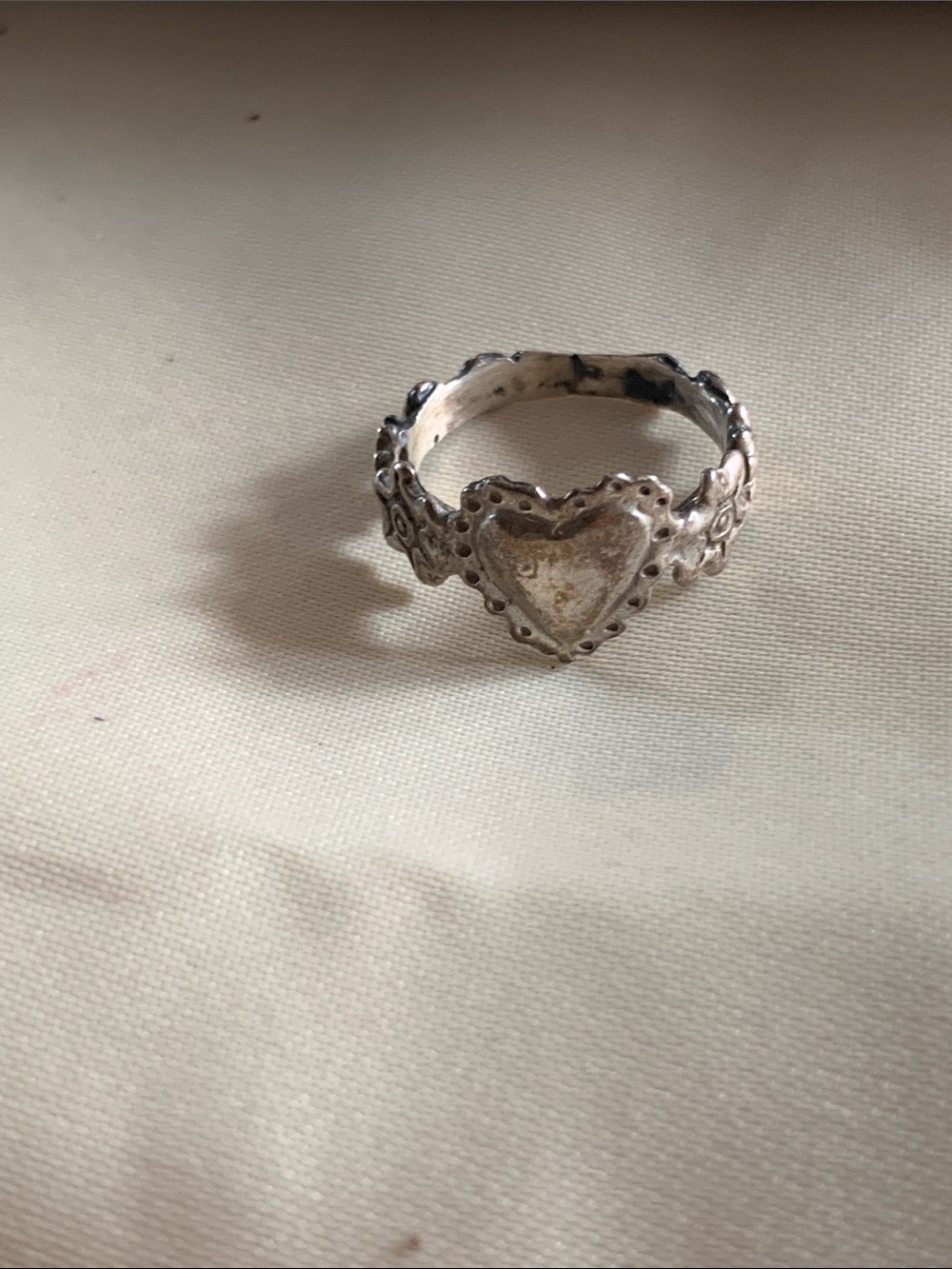 Heart Motif 925  Silver  Women's Ring - Romantic Floral Band
